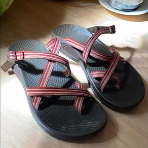 Red/white strap Chacos size W8